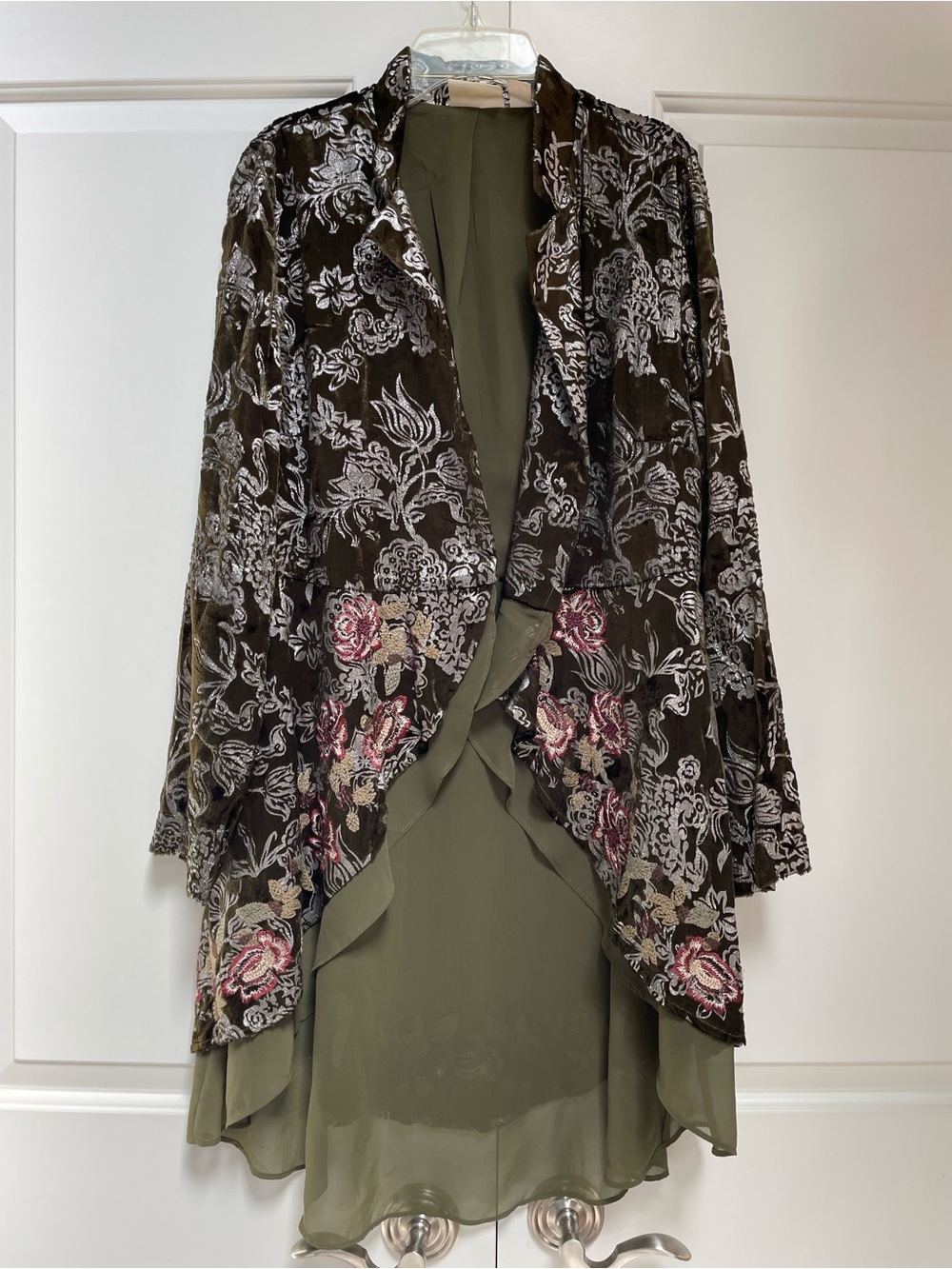 Chico's Floral Velvet Burnout Open Front Jacket Olive Silver Medium Boho